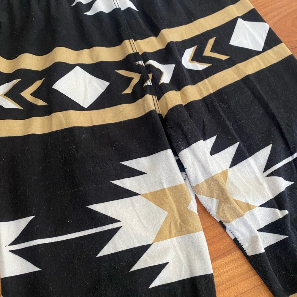 Aztec Leggings - Picture 2 of 5